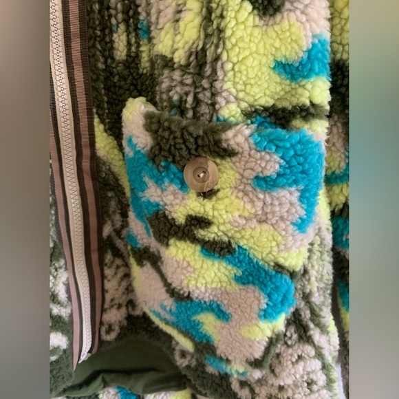 Anthropologie Pilcro Camo Sherpa Jacket Fleece Teddy Mountain Camouflage XSmall - Picture 3 of 12